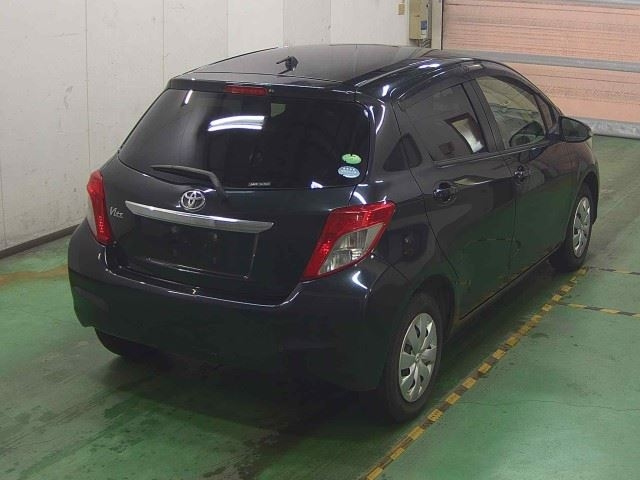 TOYOTA VITZ 2012