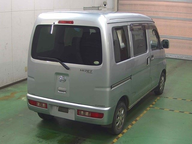DAIHATSU HIJET VAN 2011