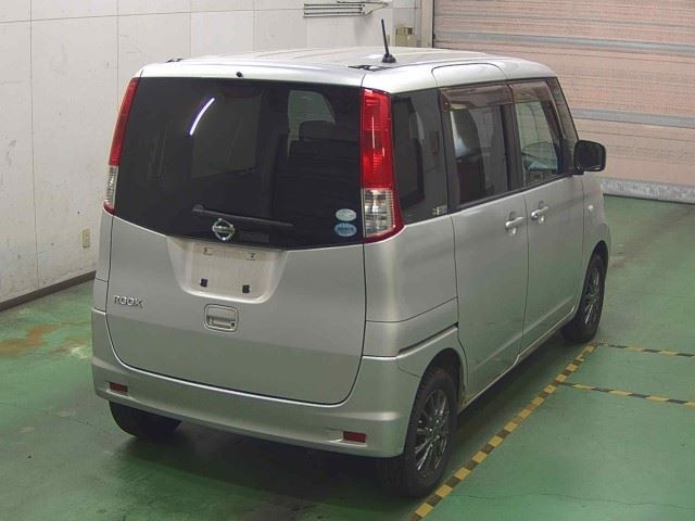 NISSAN ROOX 2010