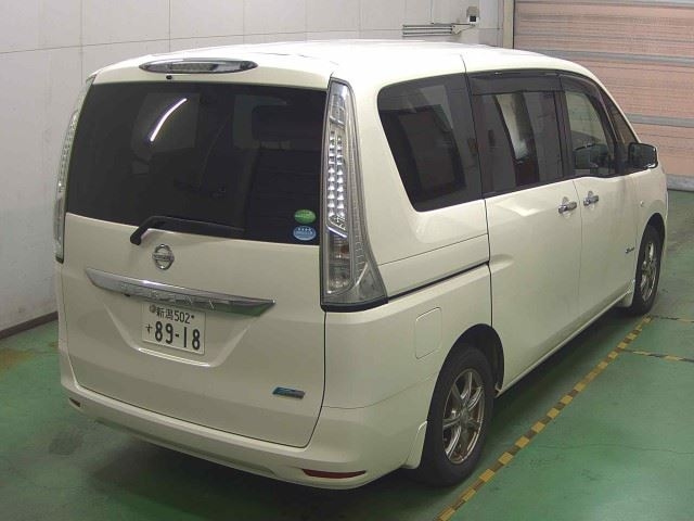 NISSAN SERENA 2013
