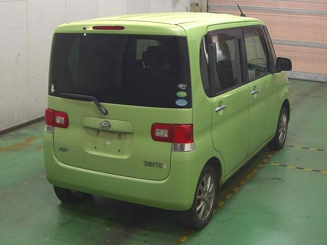 DAIHATSU TANTO 2012