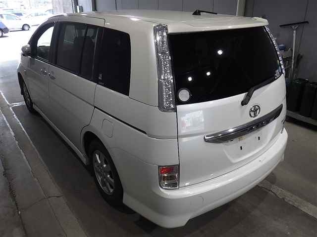 TOYOTA ISIS 2014