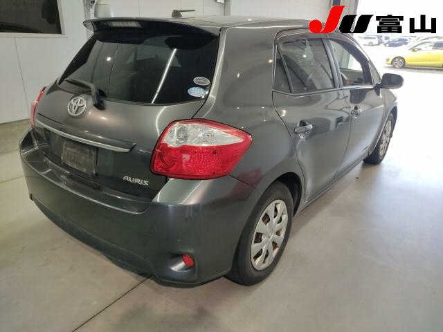 TOYOTA AURIS 2010