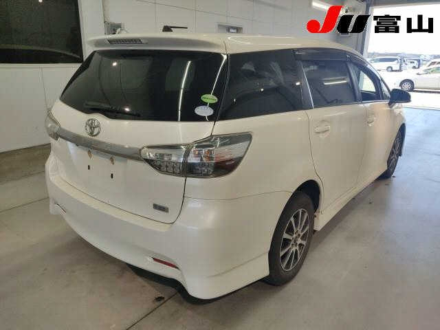 TOYOTA WISH 2014