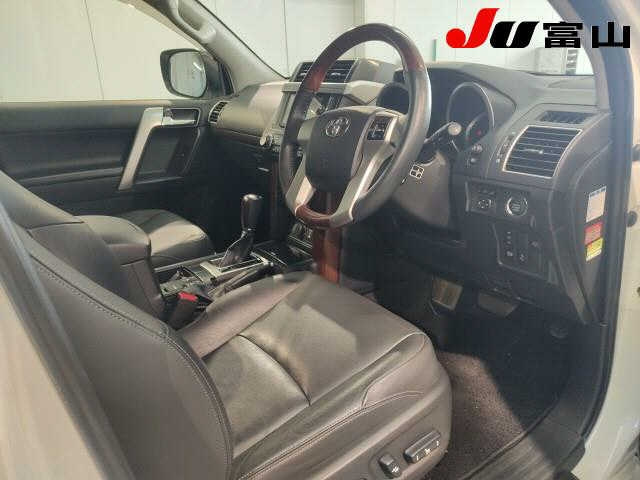 TOYOTA LAND CRUISER PRADO 2017
