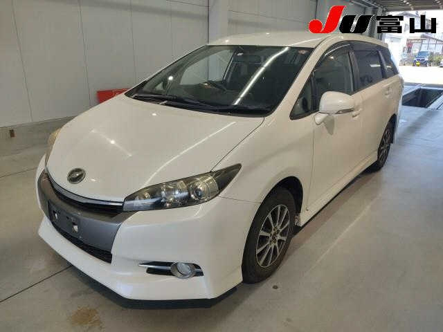 TOYOTA WISH 2014