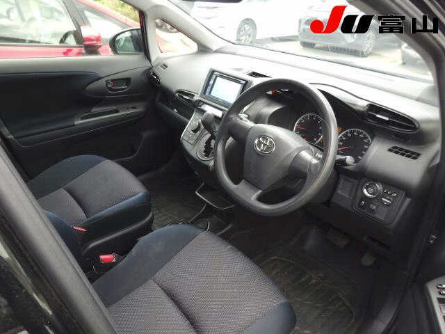 TOYOTA WISH 2014
