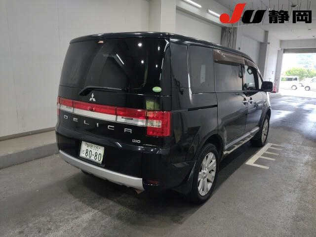 MITSUBISHI DELICA D5 2015