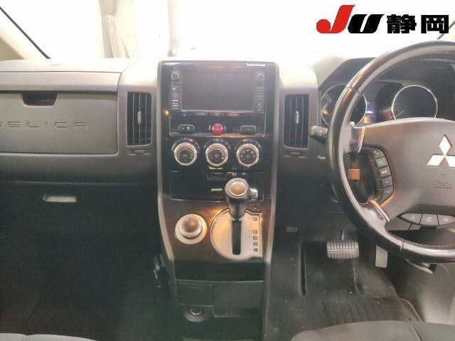 MITSUBISHI DELICA D5 2015