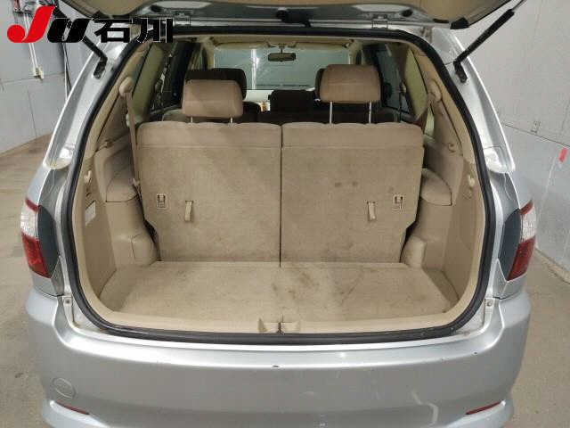 TOYOTA IPSUM 2008
