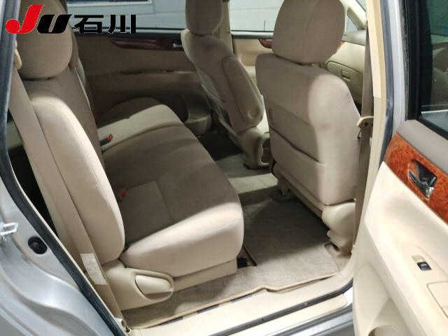 TOYOTA IPSUM 2008