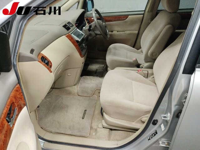 TOYOTA IPSUM 2008