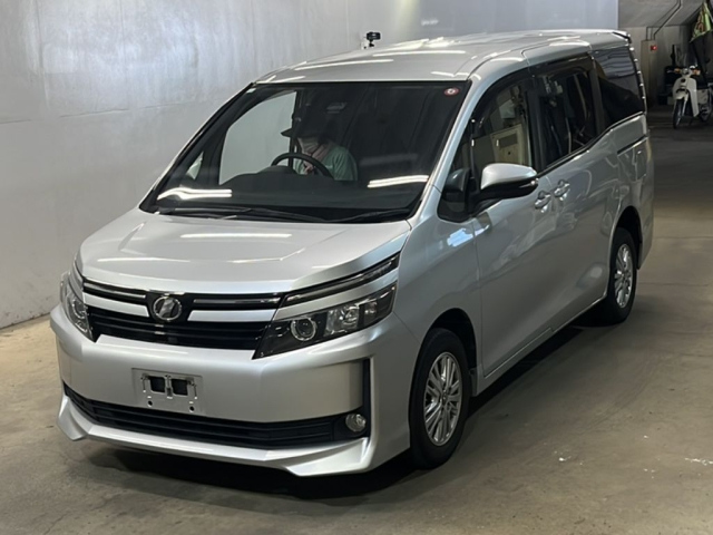 TOYOTA VOXY 2016