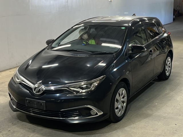 TOYOTA AURIS 2015
