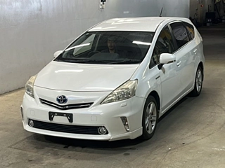 TOYOTA PRIUS ALPHA 2012