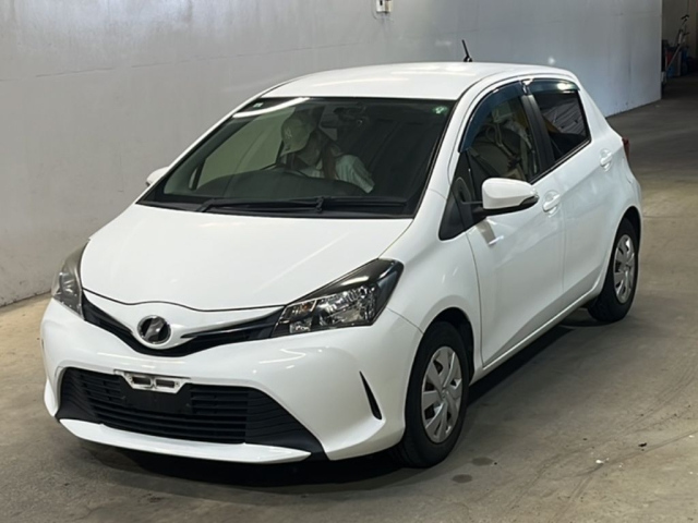 TOYOTA VITZ 2015