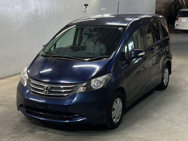 HONDA FREED 2010