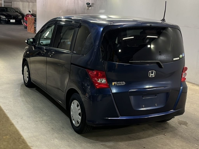HONDA FREED 2010