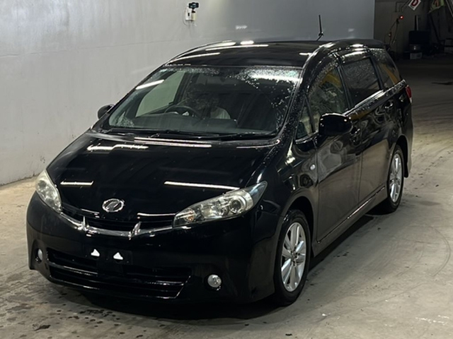 TOYOTA WISH 2011