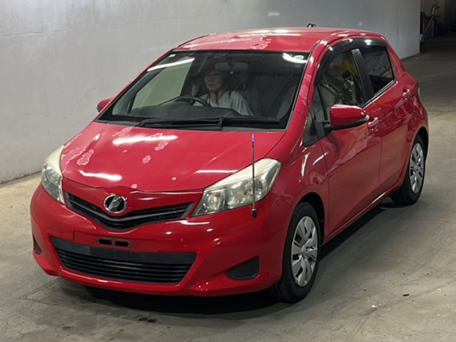 TOYOTA VITZ 2012