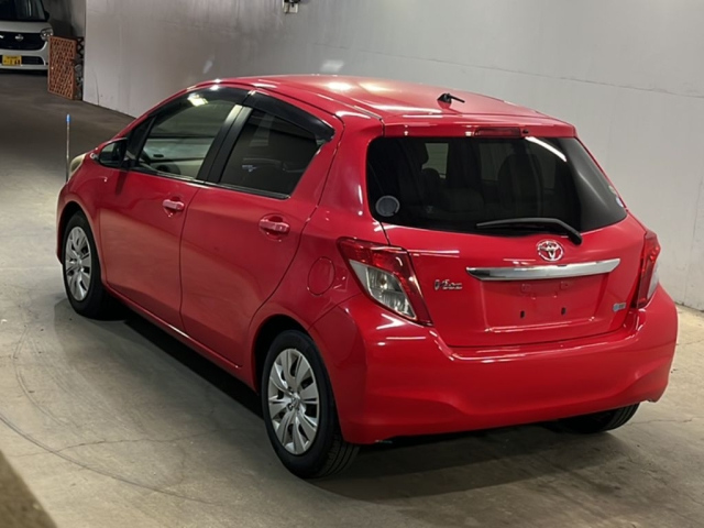 TOYOTA VITZ 2012