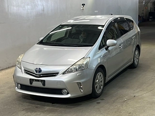 TOYOTA PRIUS ALPHA 2012