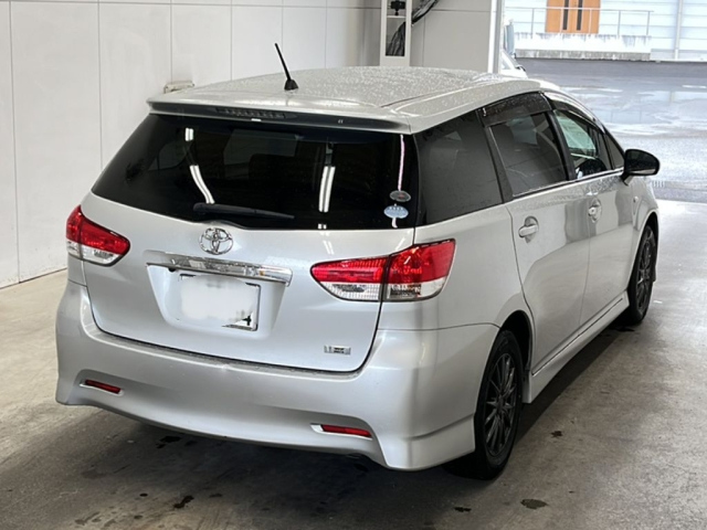 TOYOTA WISH 2012