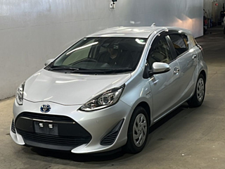 TOYOTA AQUA 2019