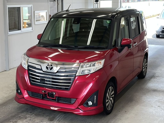 TOYOTA ROOMY 2017