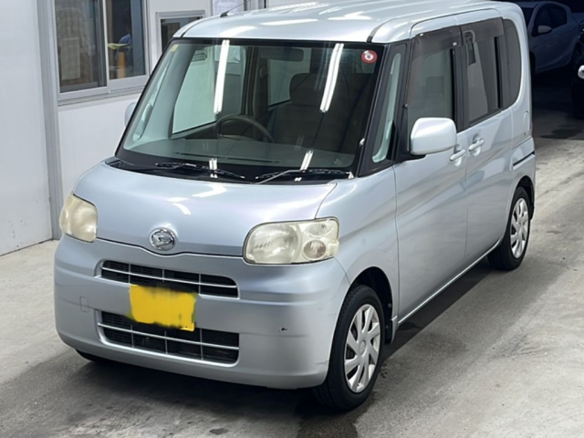 DAIHATSU TANTO 2010