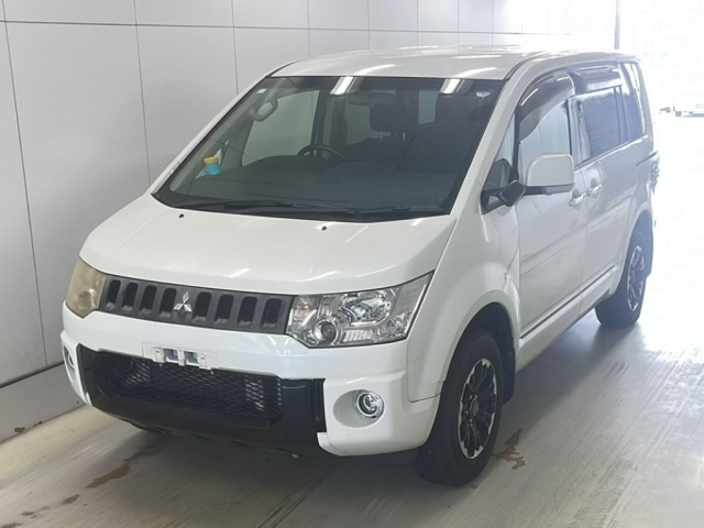 MITSUBISHI DELICA D5 2014