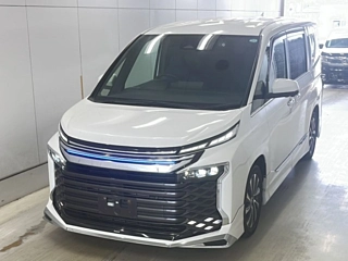 TOYOTA VOXY 2022