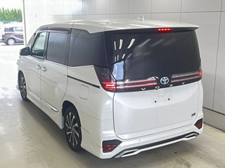 TOYOTA VOXY 2022