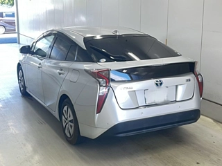TOYOTA PRIUS 2016