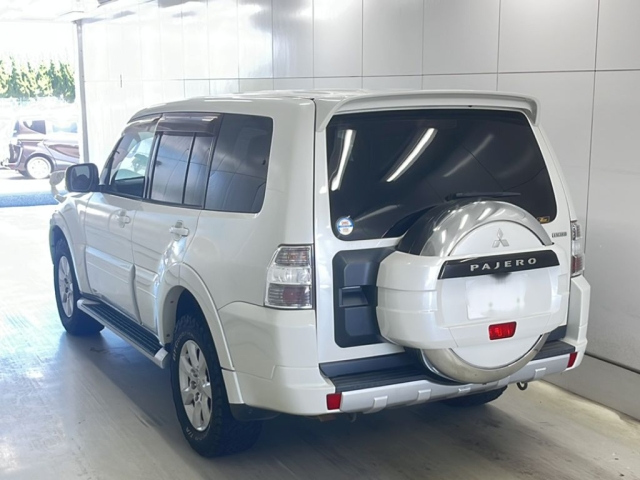 MITSUBISHI PAJERO 2011