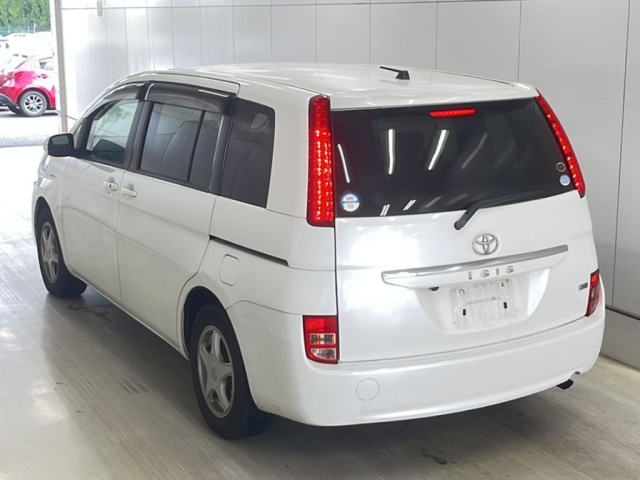 TOYOTA ISIS 2010