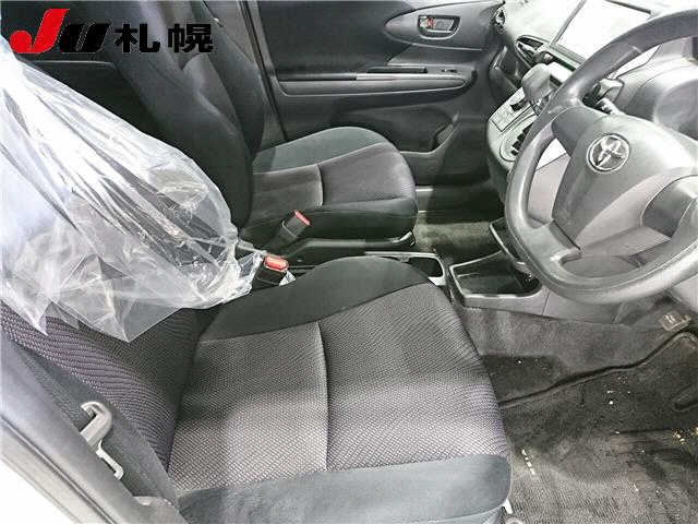 TOYOTA WISH 2012