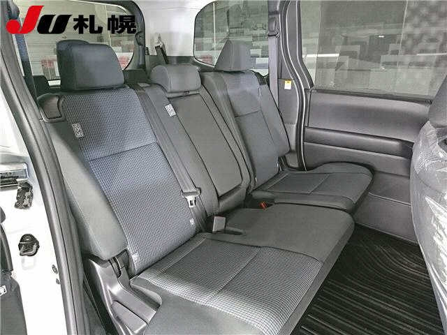TOYOTA NOAH 2025