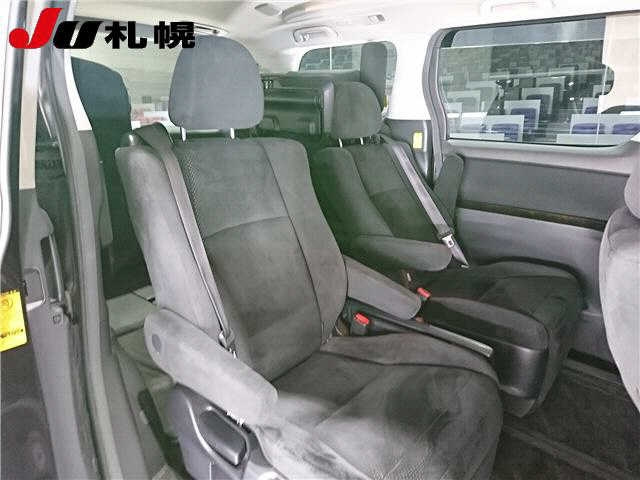 TOYOTA VELLFIRE 2011