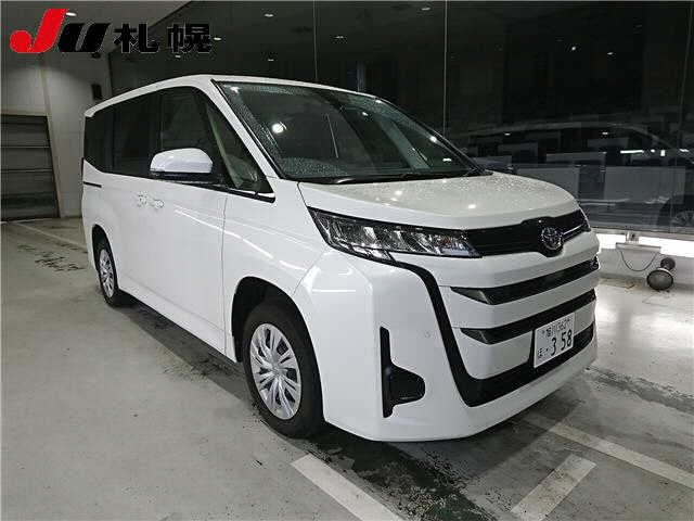 TOYOTA NOAH 2025