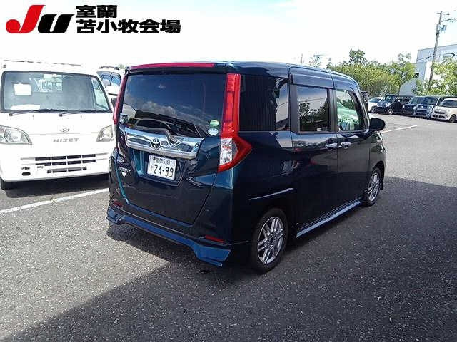 TOYOTA ROOMY 2017