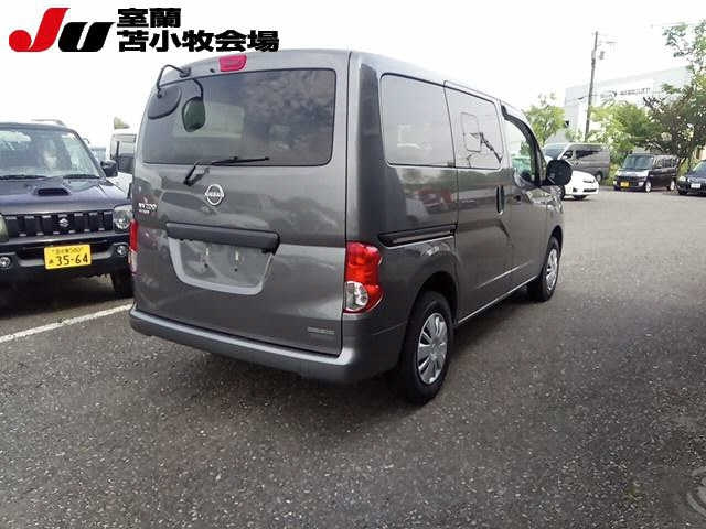 NISSAN NV200 2023