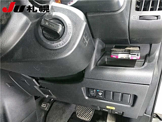 NISSAN SERENA 2010