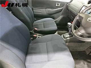 NISSAN KIX 2008