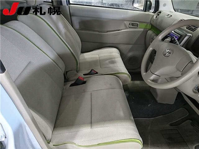 TOYOTA PIXIS SPACE 2013