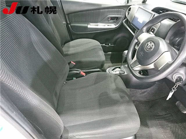 TOYOTA VITZ 2016