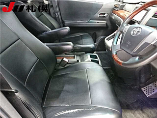 TOYOTA VELLFIRE 2010