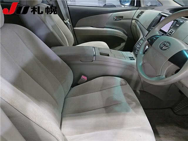 TOYOTA ESTIMA HYBRID 2011