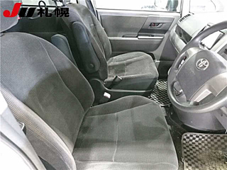 TOYOTA NOAH 2008