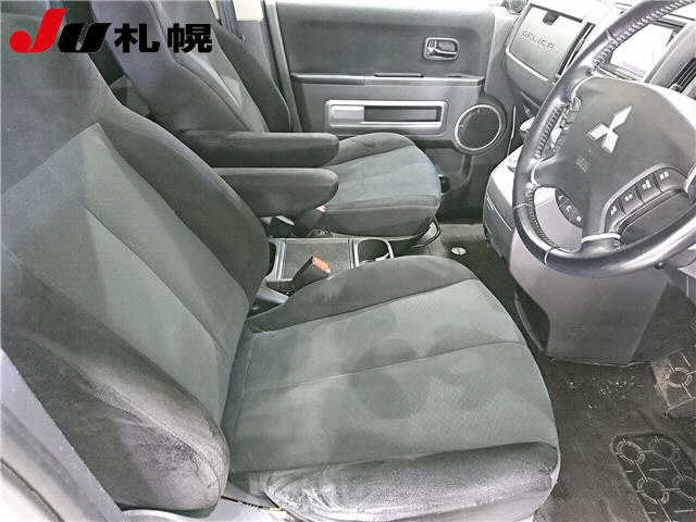 MITSUBISHI DELICA D5 2008